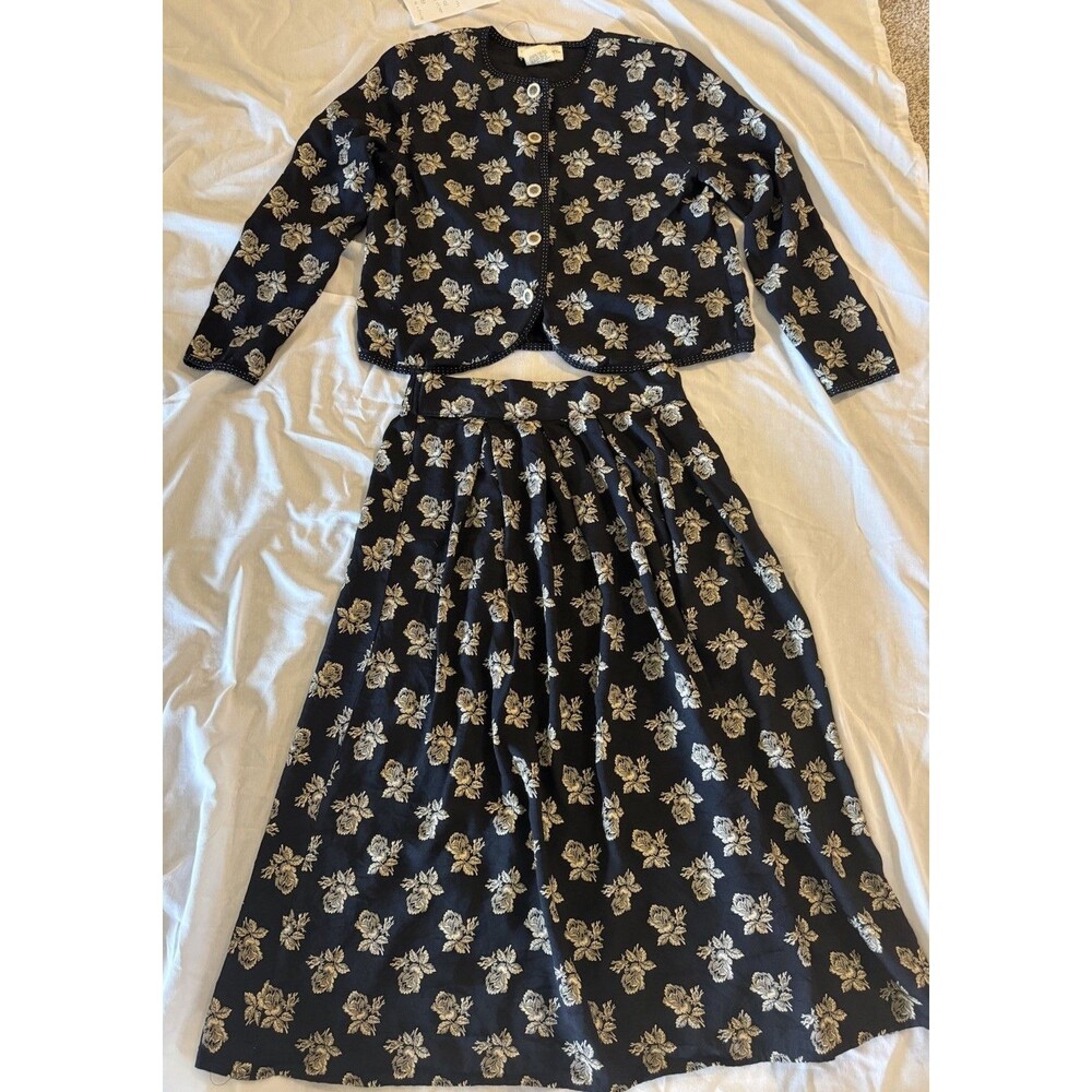 Vintage Petite Sophisticate 2 Piece Floral Jacket Skirt Set PM Black Gold